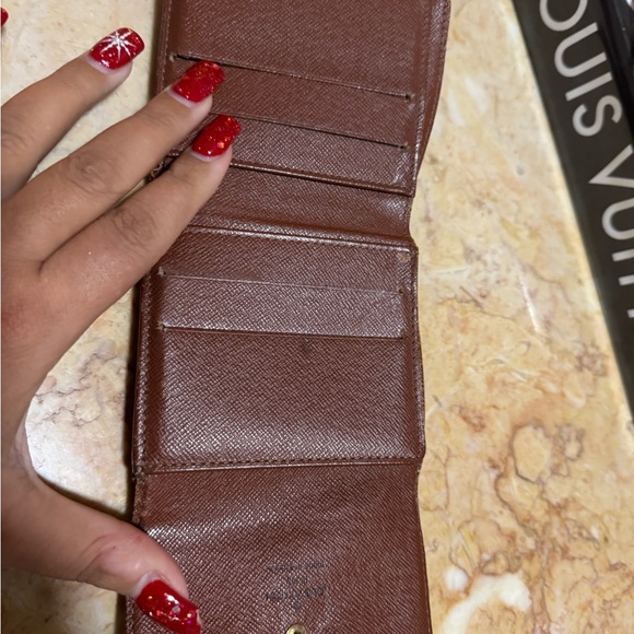 Authentic LOUIS VUITTON 
Monogram Elise Wallet - Picture 8 of 12